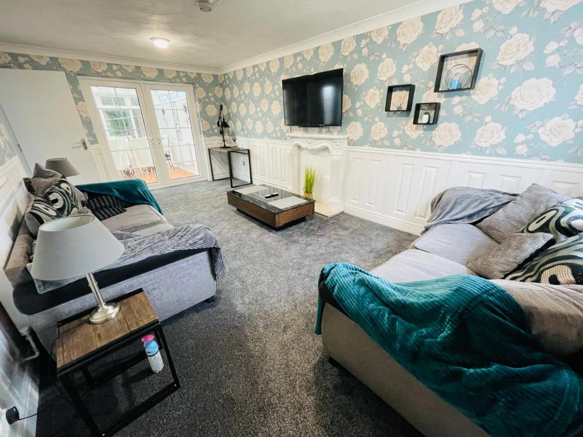 Alder House - A Modern Vibrant 4 Bedroom House Marston Green Extérieur photo