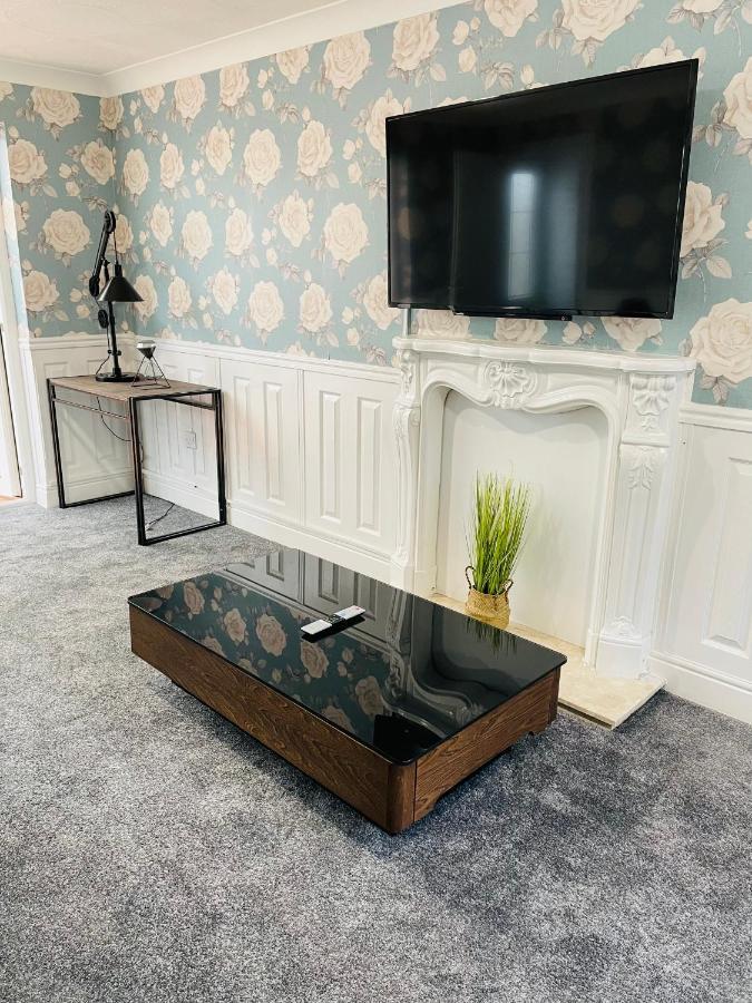 Alder House - A Modern Vibrant 4 Bedroom House Marston Green Extérieur photo